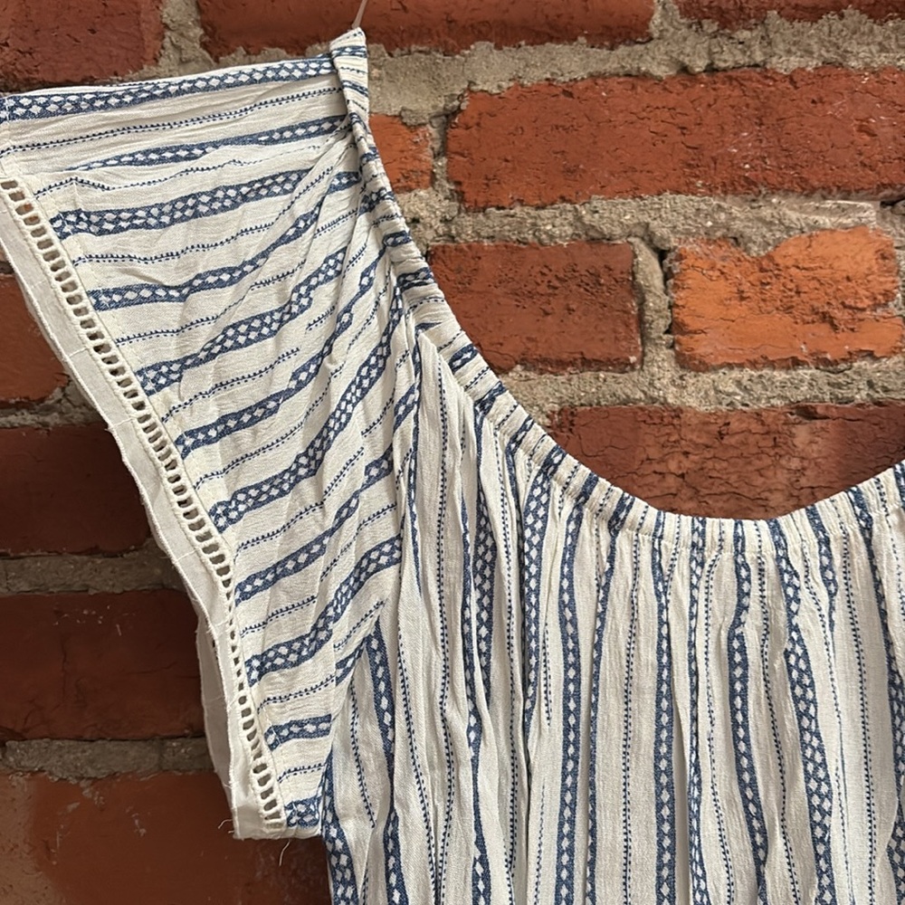 Off the shoulder top - Picture 2 of 5